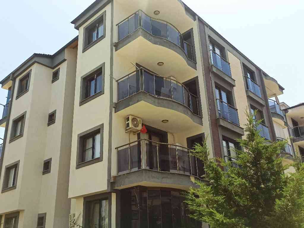 KUŞADASI/DAVUTLAR MERKEZDE EŞYALI KİRALIK 1+1 DAİRE