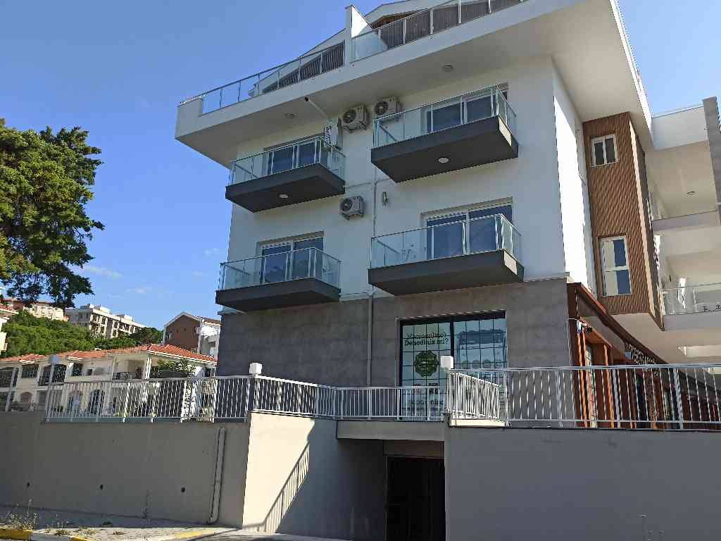 KADINLAR DENİZİ ATA RESİDENSE KÖŞE KONUMLU FERAH 1+1 KİRALIK DAİRE